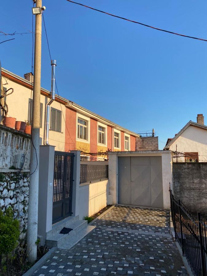 Vila Llulla Krujë Exterior foto